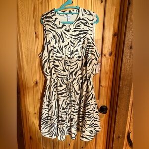 Nine West women’s dress, sleeveless, draw string waist, 2 layers.